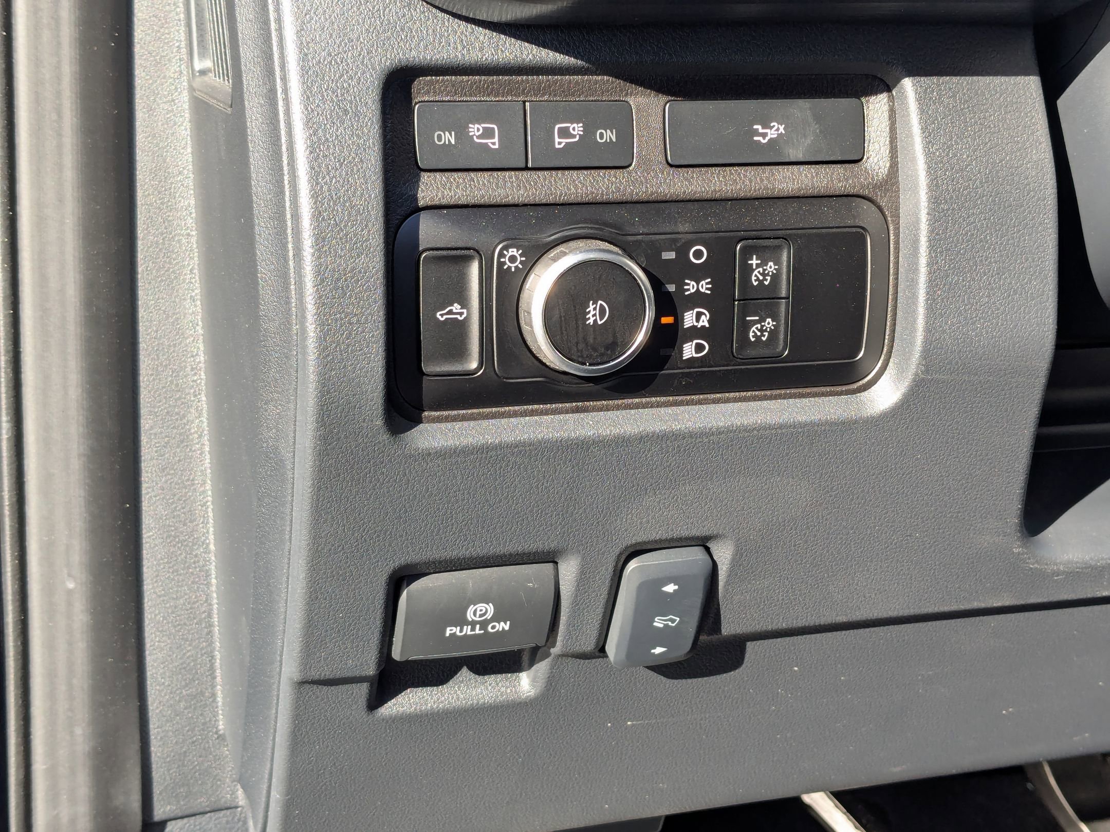 2024 Ford F-350 Lariat photo 16