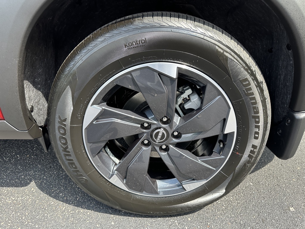 2026 Nissan Rogue SV photo 11