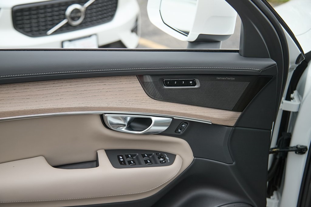2026 VOLVO XC90 - Image 10