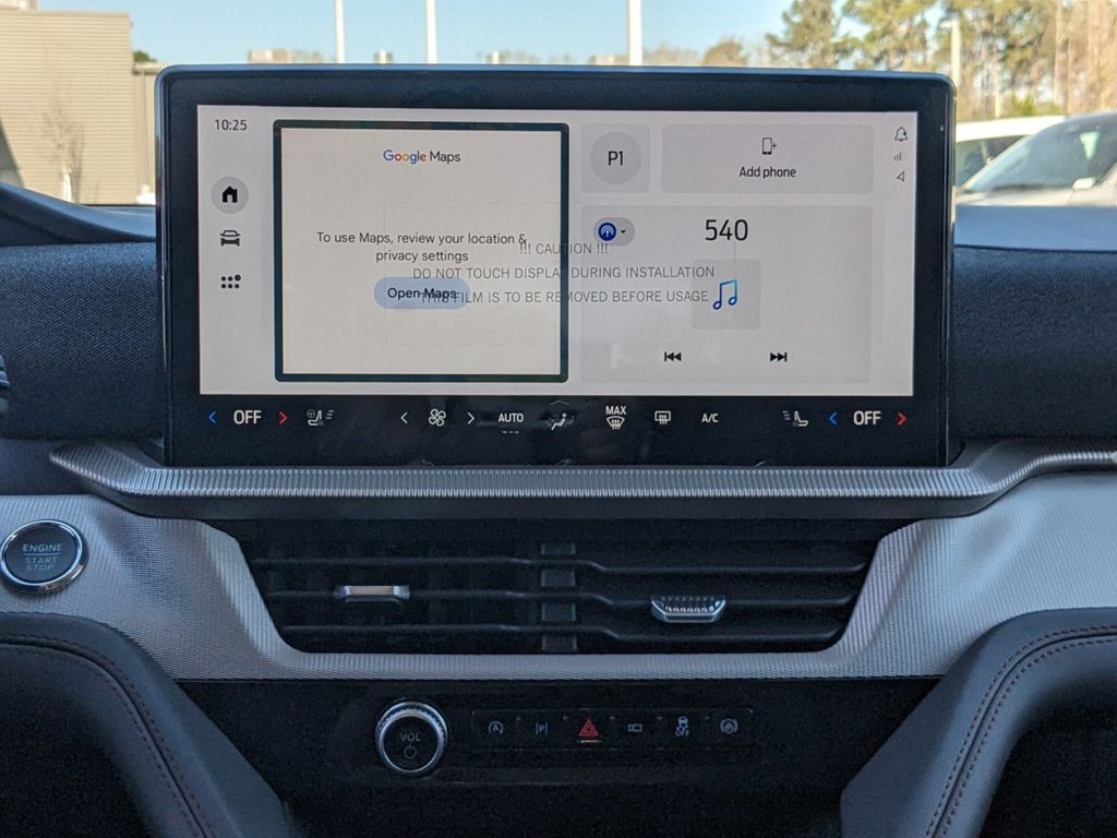 2025 Ford Explorer photo 18