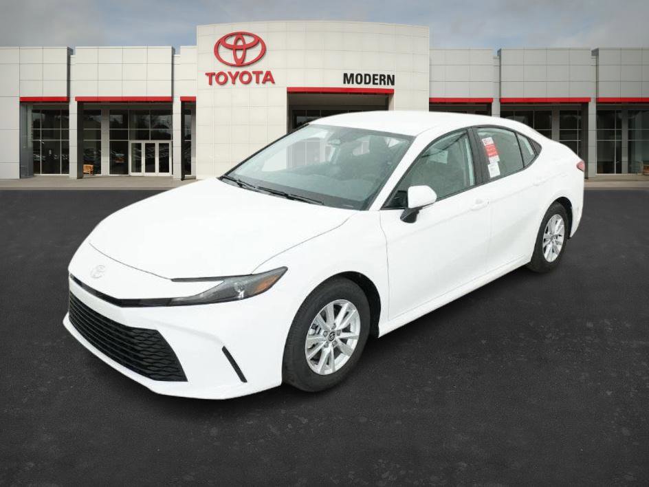 2026 Toyota Camry LE's photo