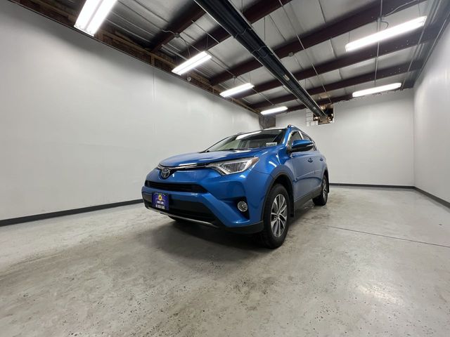 2018 Toyota RAV4 Hybrid XLE photo 3