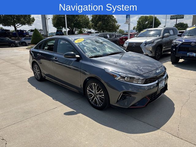 2022 Kia Forte GT-Line photo 2