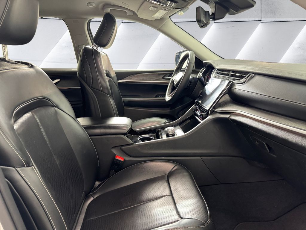 2023 Jeep Grand Cherokee Limited photo 13