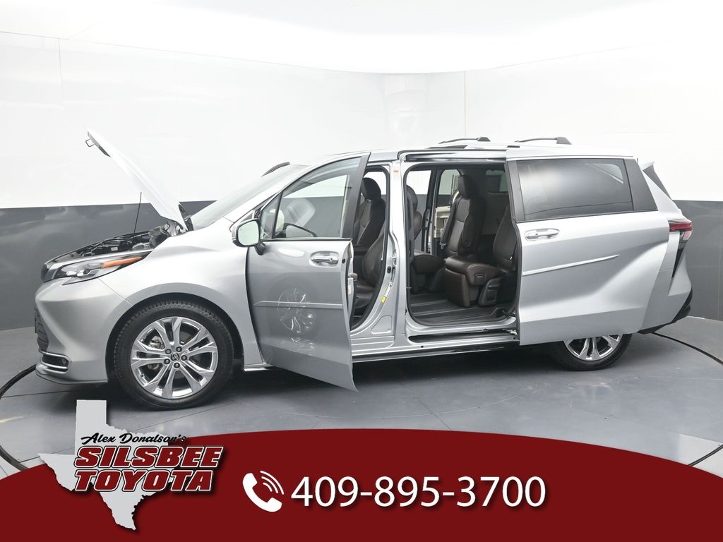 2022 Toyota Sienna Platinum photo 28