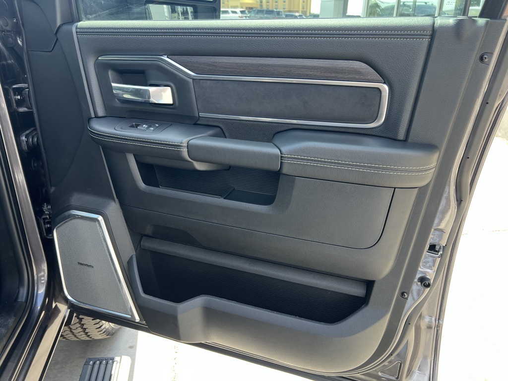 2025 Ram 3500 Laramie photo 30