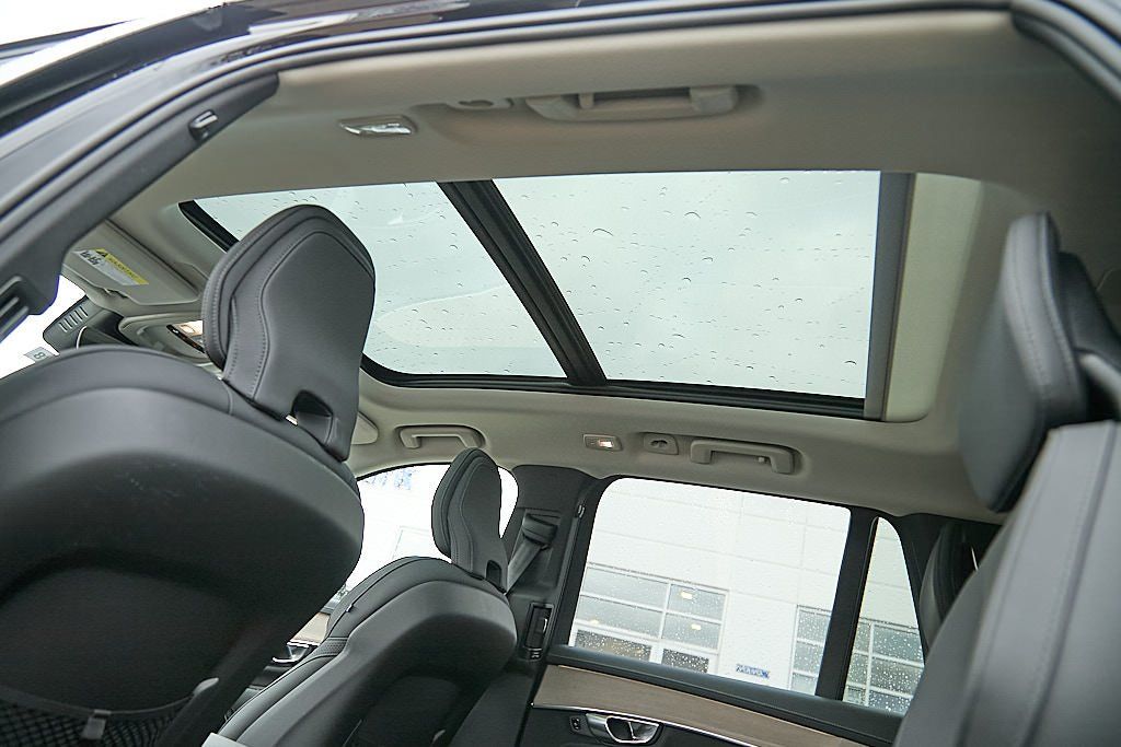2026 VOLVO XC90 - Image 22
