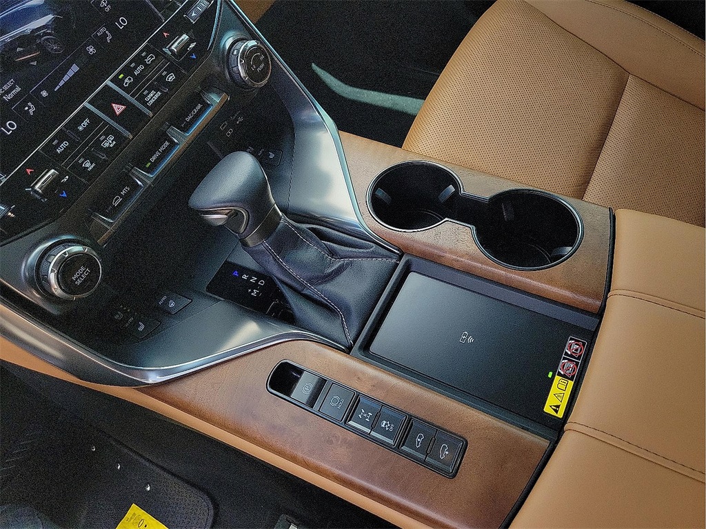 2024 Lexus LX 600 Luxury photo 18