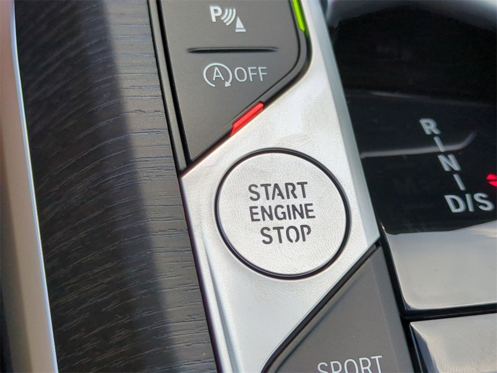 2025 Bmw 330i Sedan photo 26
