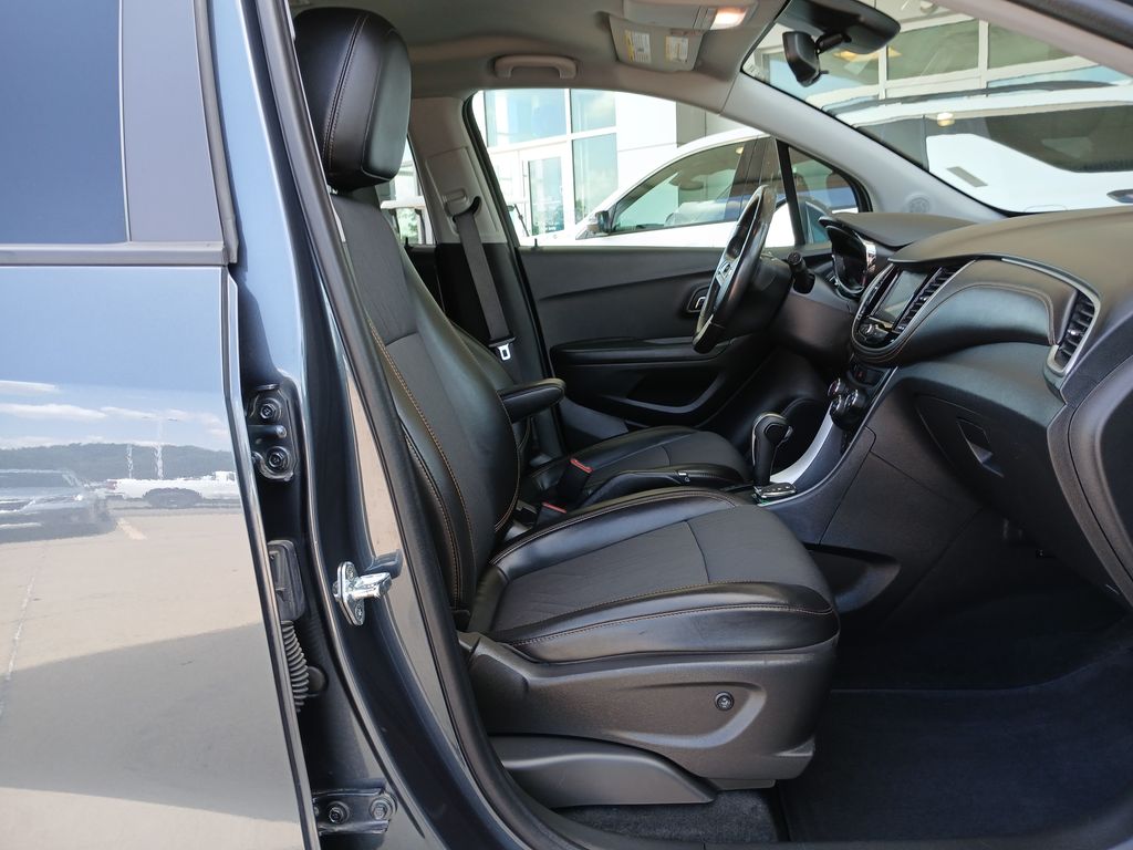 2022 Chevrolet Trax LT photo 26