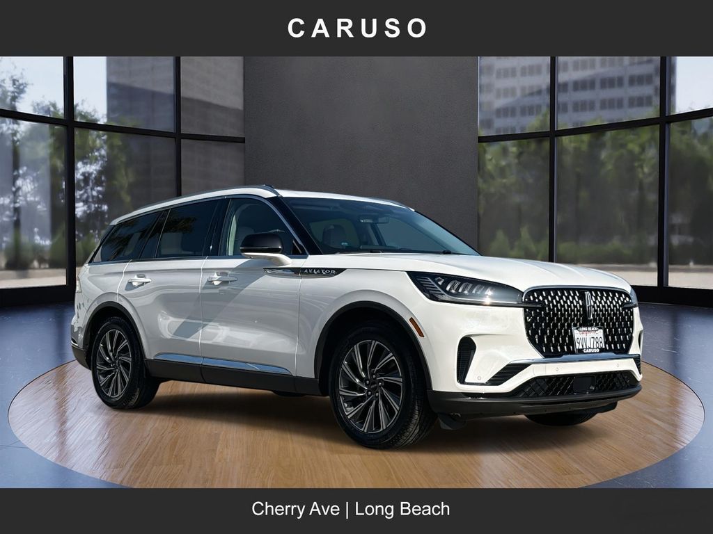 2025 Lincoln Aviator Premiere's photo