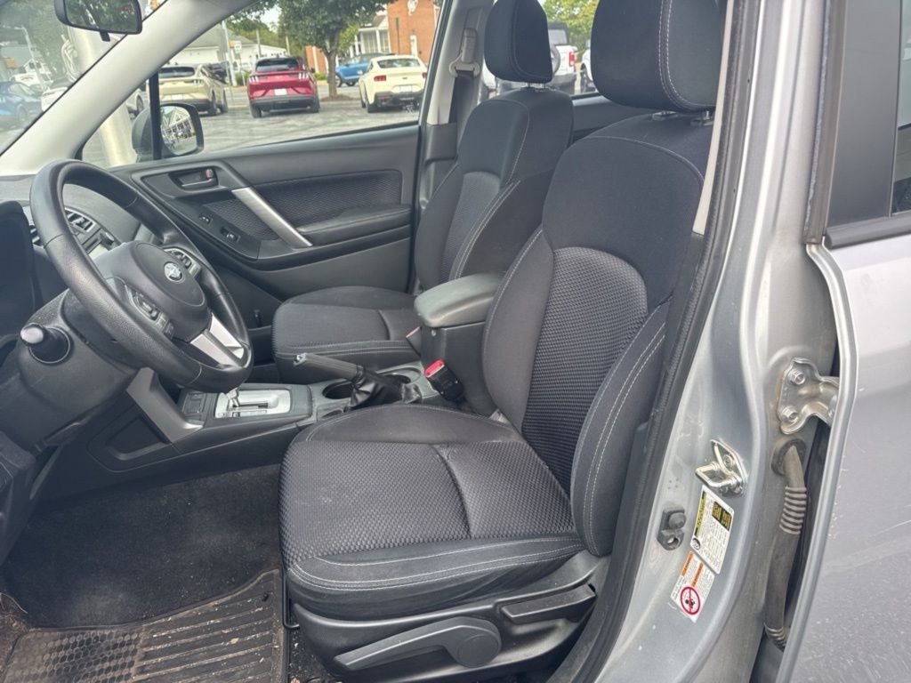 2018 Subaru Forester 2.5i photo 2