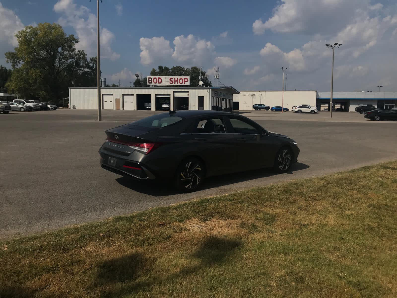 2024 Hyundai Elantra Limited photo 4