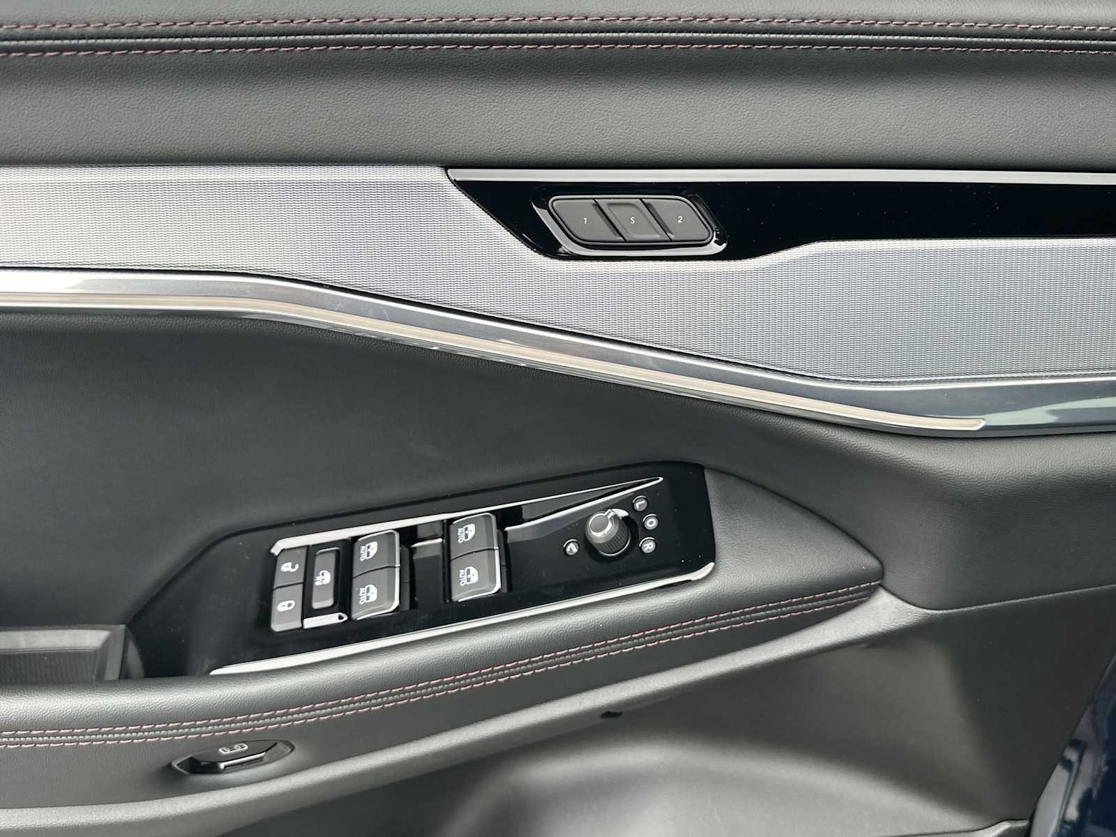 2025 Jeep Wagoneer S Launch Edition photo 9