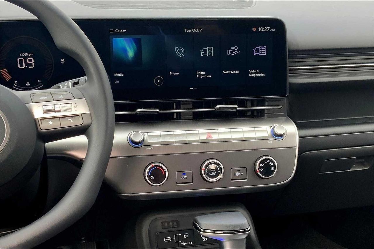2026 Hyundai Kona SE photo 3