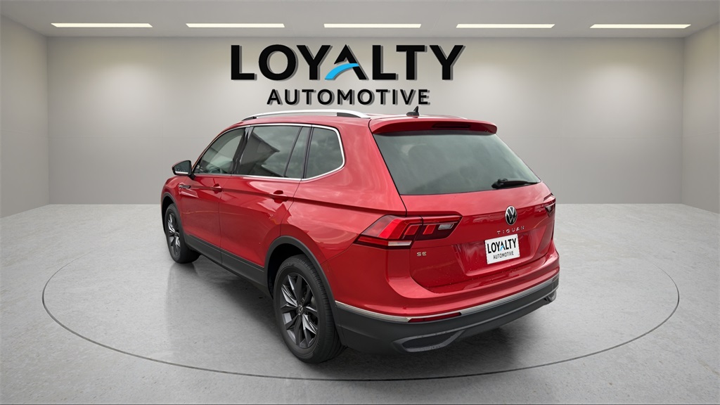 2023 Volkswagen Tiguan SE photo 2