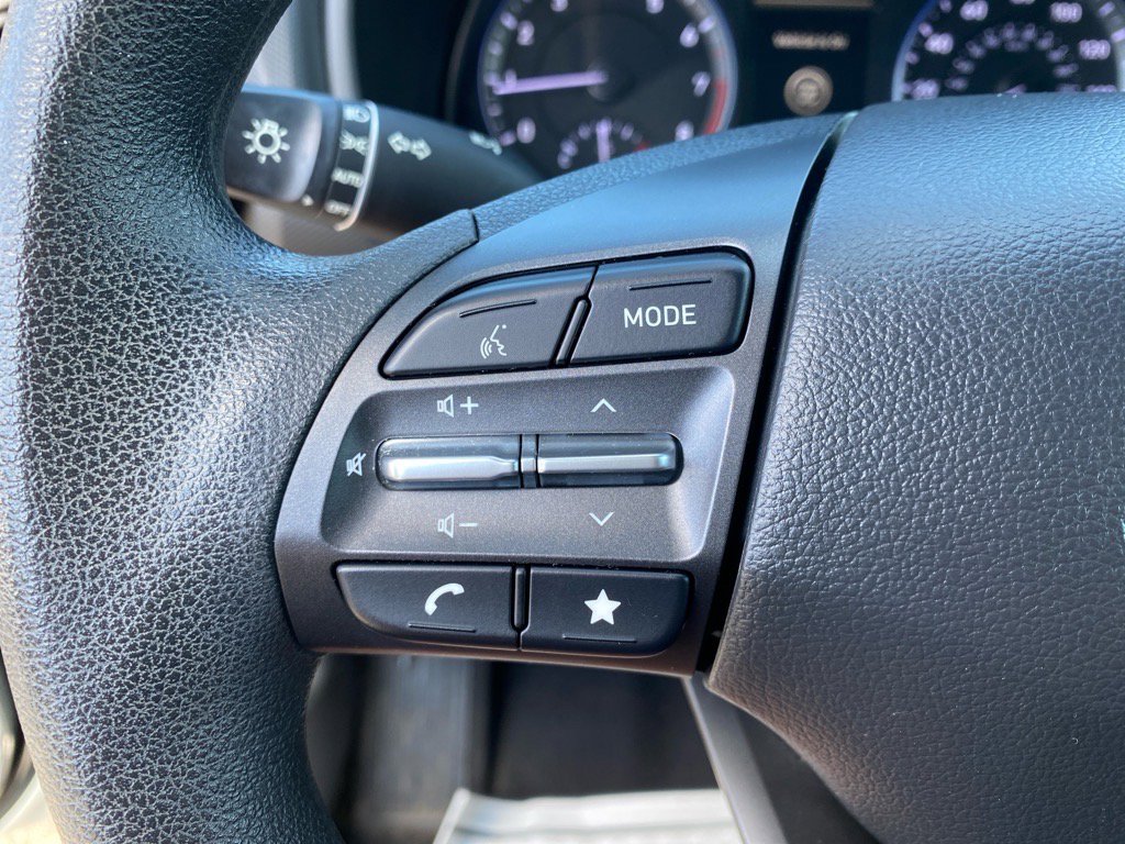 2022 Hyundai Kona SEL photo 17