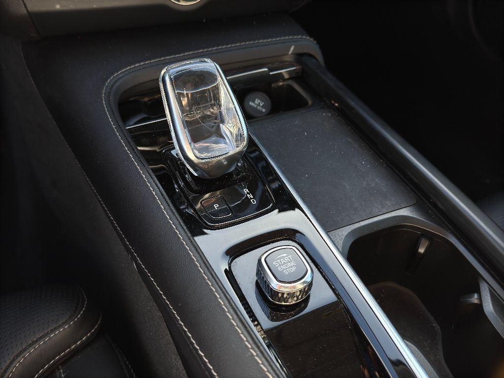 2022 Volvo S90 Inscription photo 22