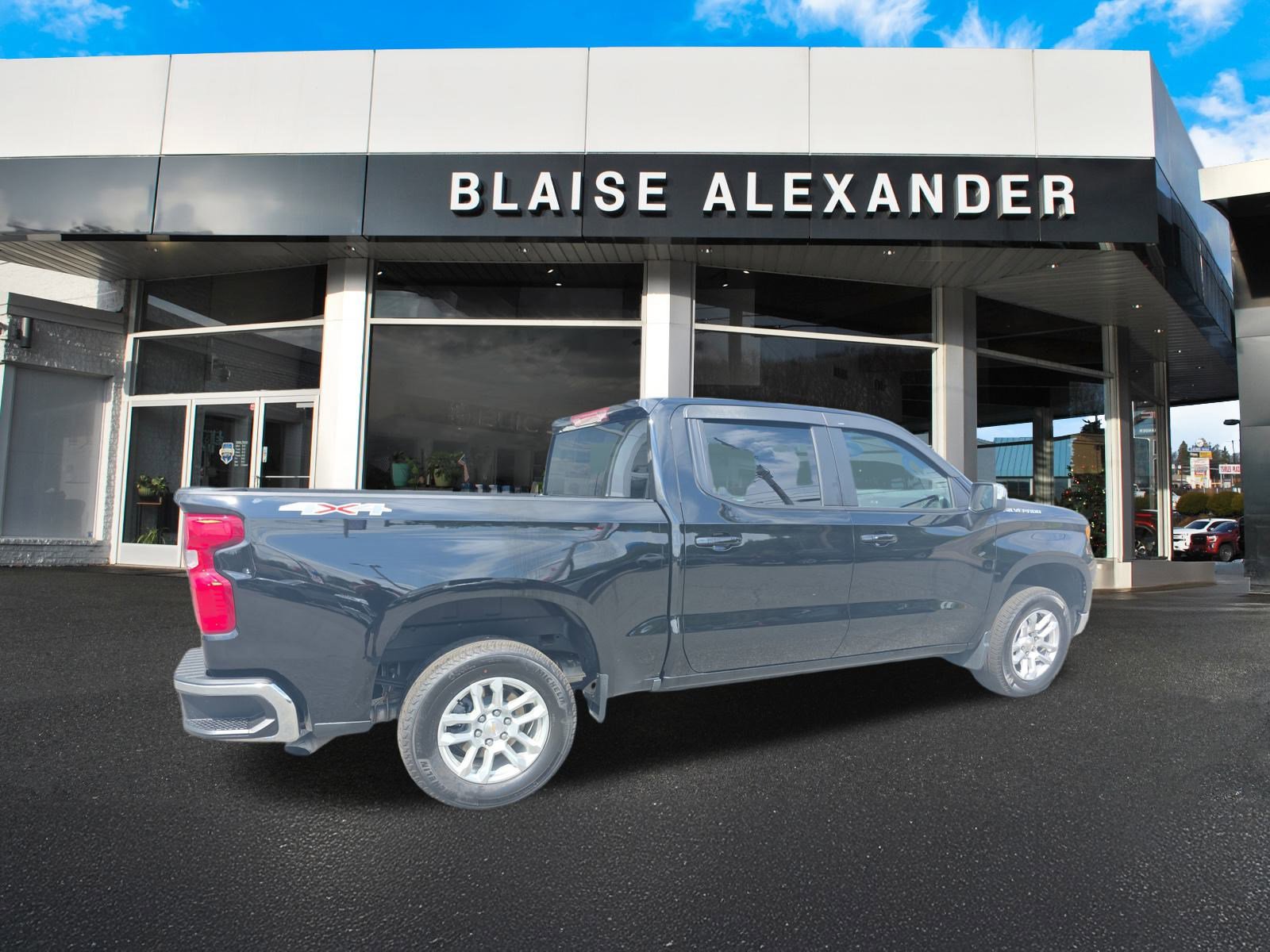 2024 Chevrolet Silverado 1500 LT photo 2