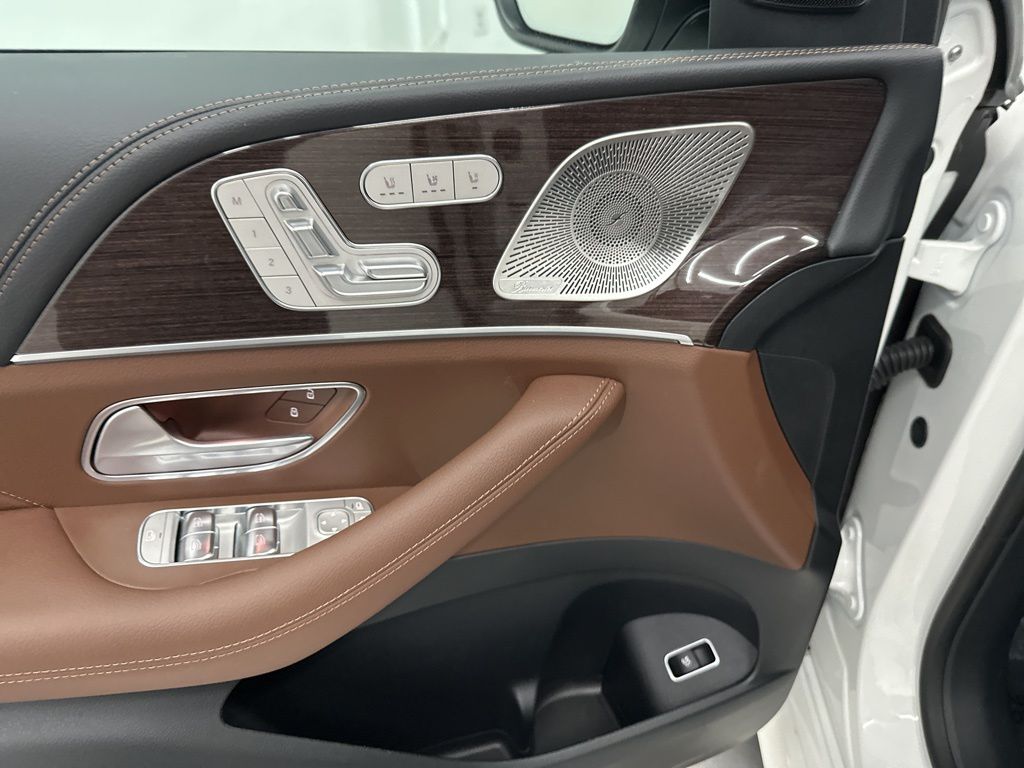 2026 Mercedes Benz GLS 450 4MATIC photo 10