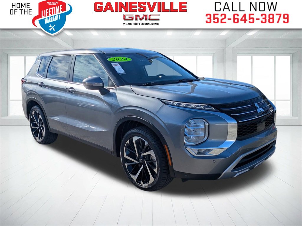 2024 Mitsubishi Outlander SE's photo