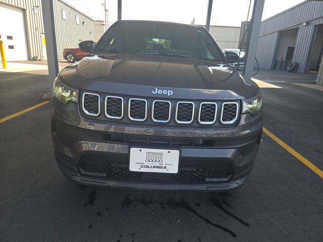2024 Jeep Compass Sport photo 2