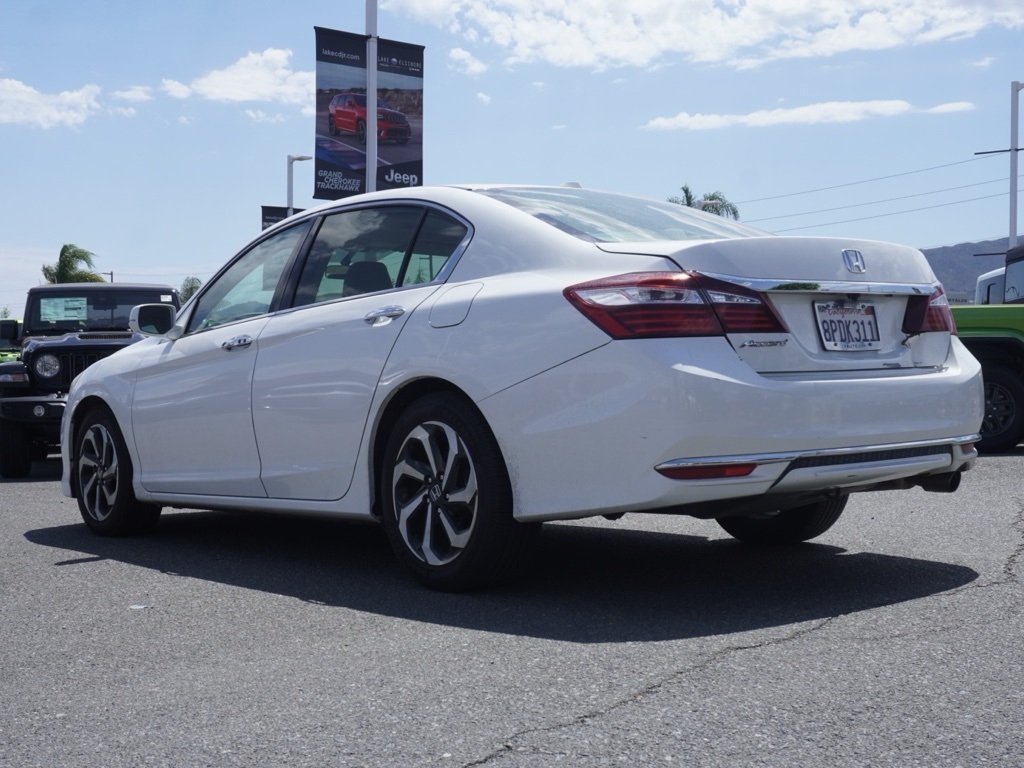2017 Honda Accord EX photo 5