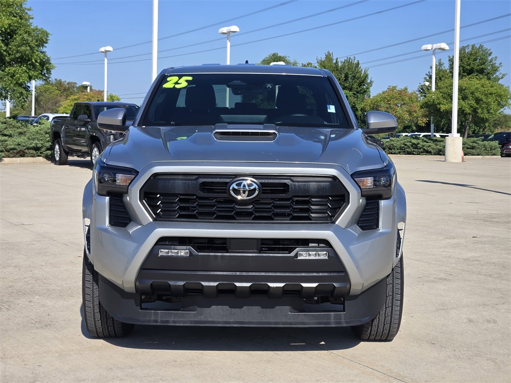 2024 Toyota Tacoma TRD Sport photo 2
