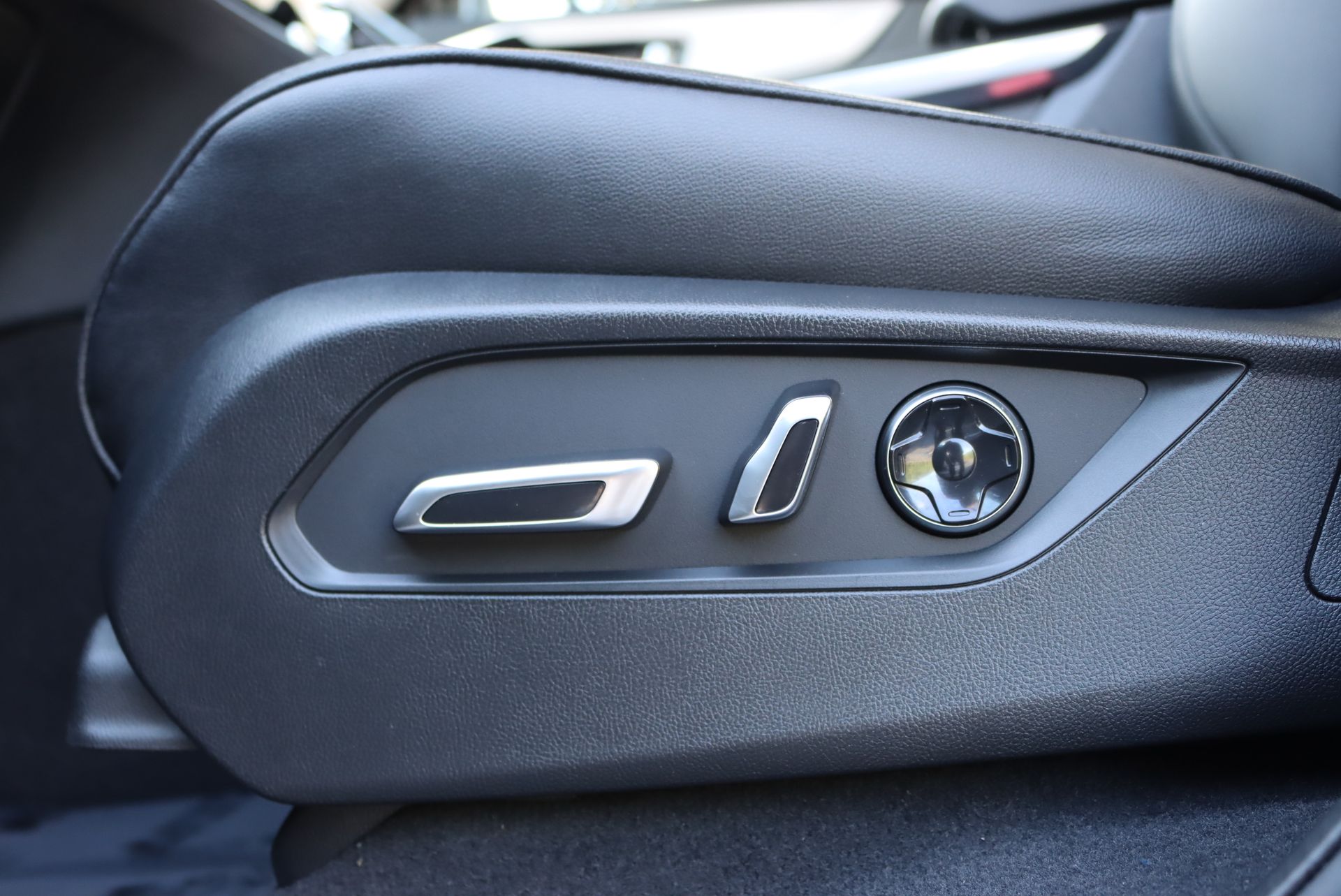 2025 Acura MDX Base SH-AWD photo 18