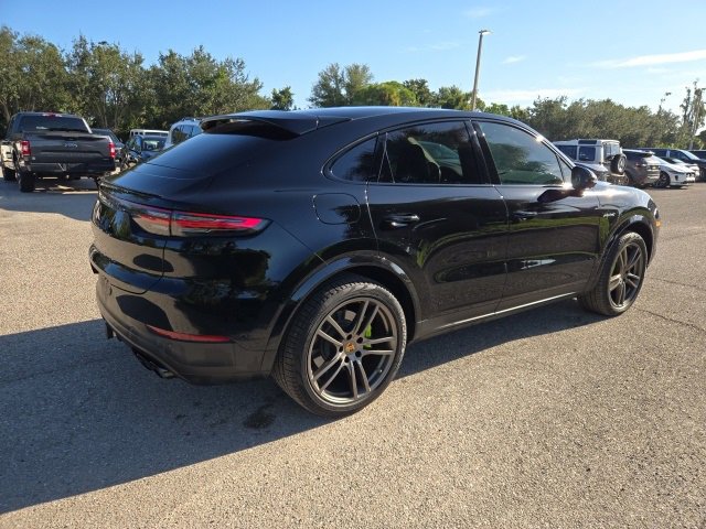 2022 Porsche Cayenne E-Hybrid Coupe Base photo 4