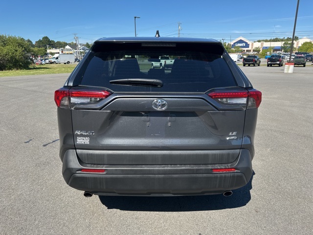 2022 Toyota RAV4 LE photo 4