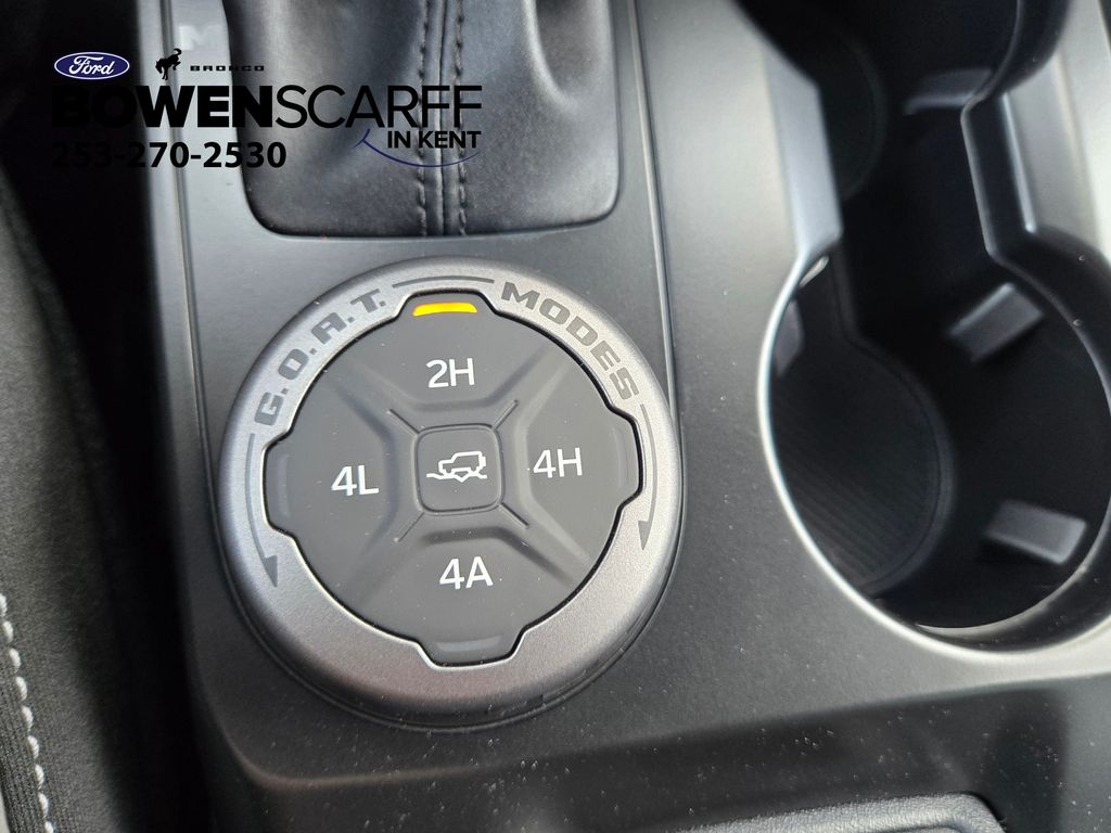2025 Ford Bronco Outer Banks photo 17