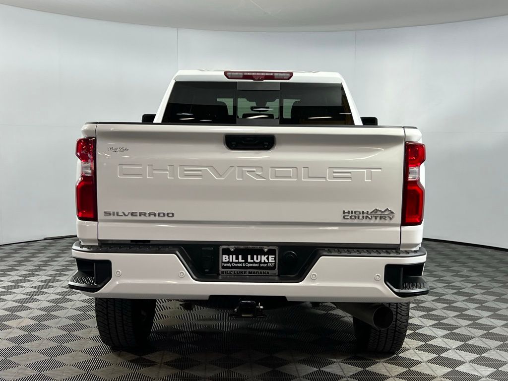 2023 Chevrolet Silverado 2500HD High Country photo 3