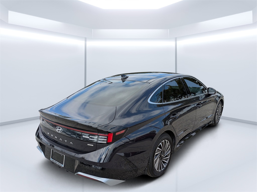2024 Hyundai Sonata Hybrid Limited photo 3