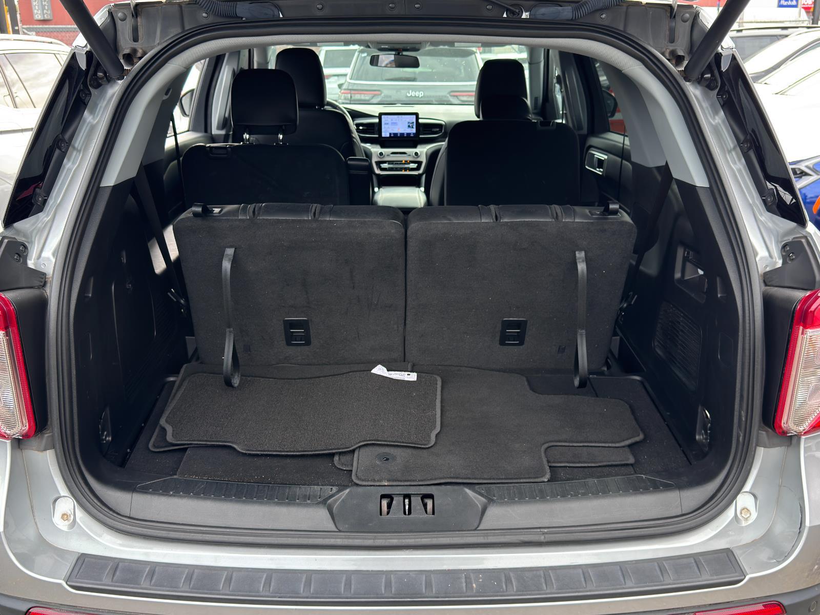 2022 Ford Explorer XLT photo 8
