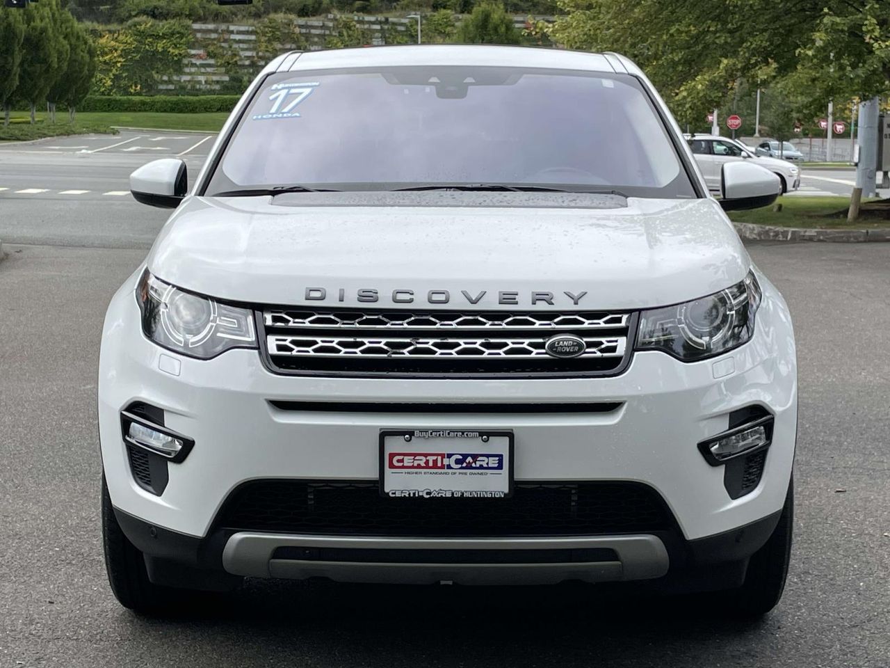 2017 Land Rover Discovery Sport HSE photo 2