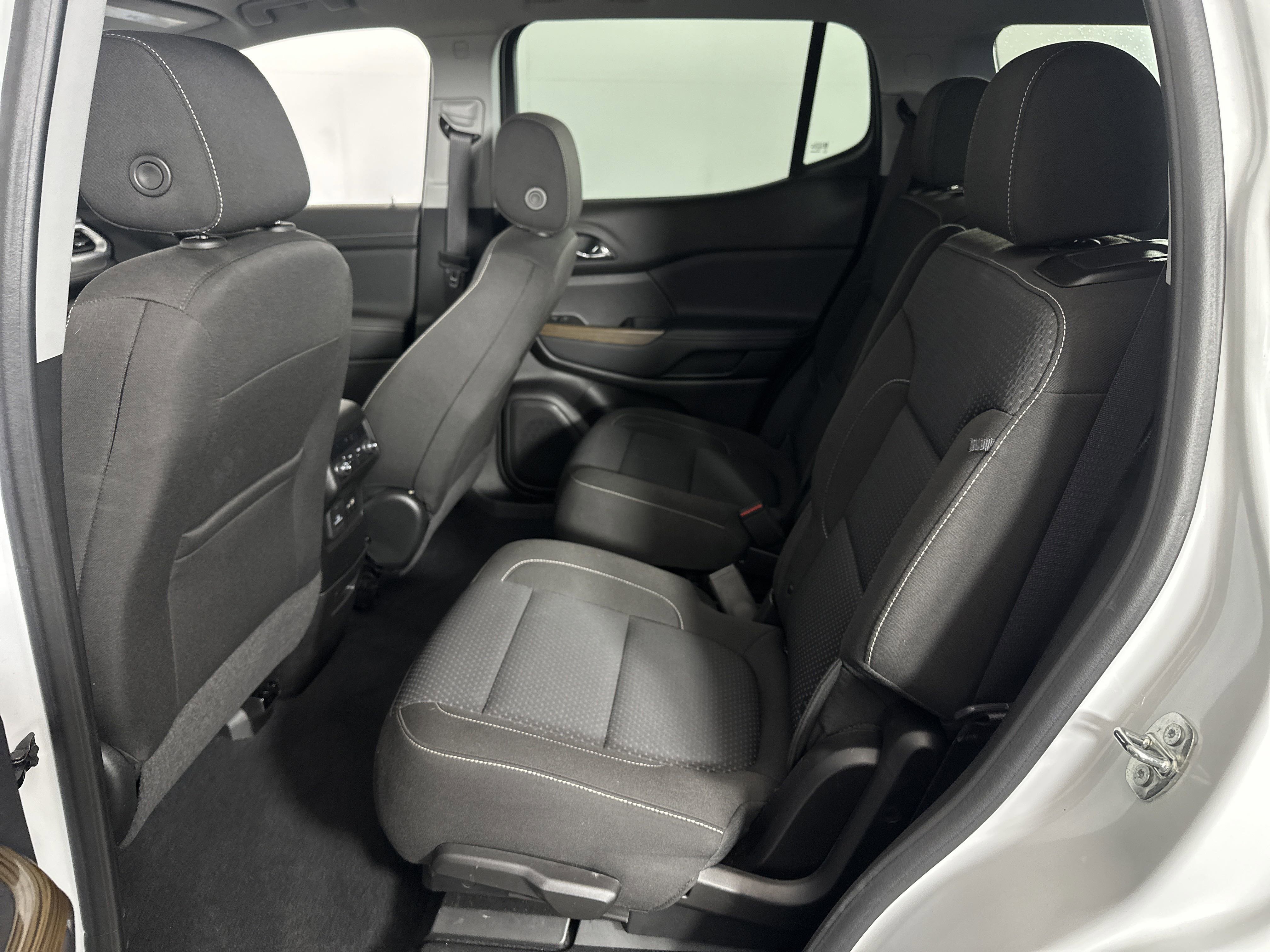 2023 Gmc Acadia SLE photo 3