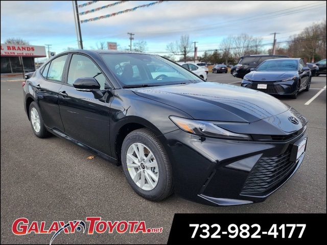 2026 Toyota Camry LE's photo