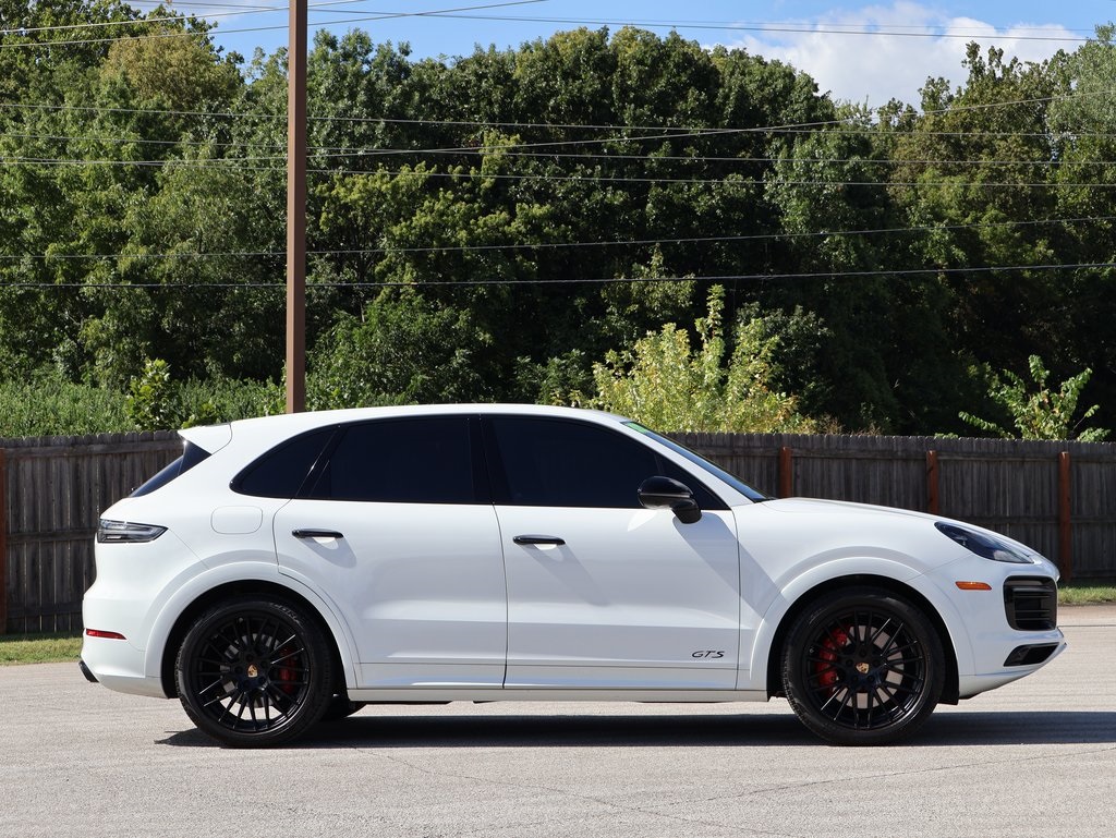 2022 Porsche Cayenne GTS photo 8