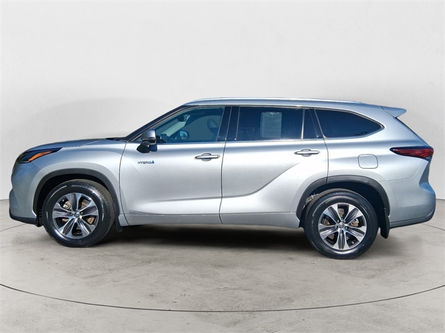 2021 Toyota Highlander Hybrid XLE photo 2