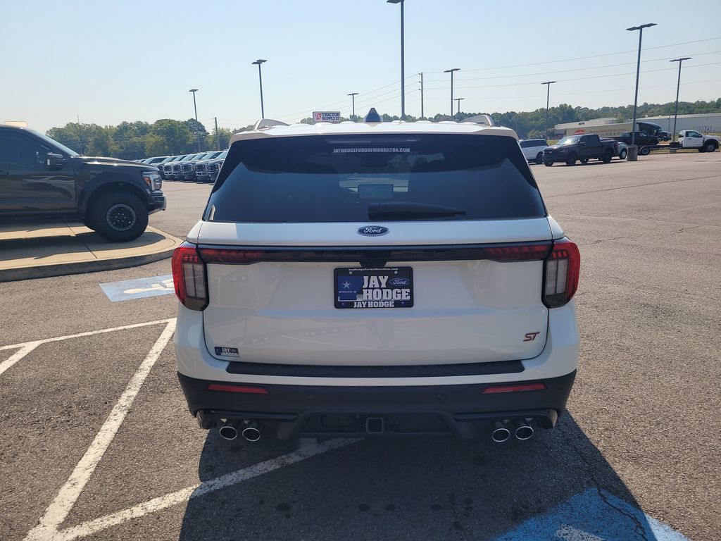 2025 Ford Explorer ST photo 3