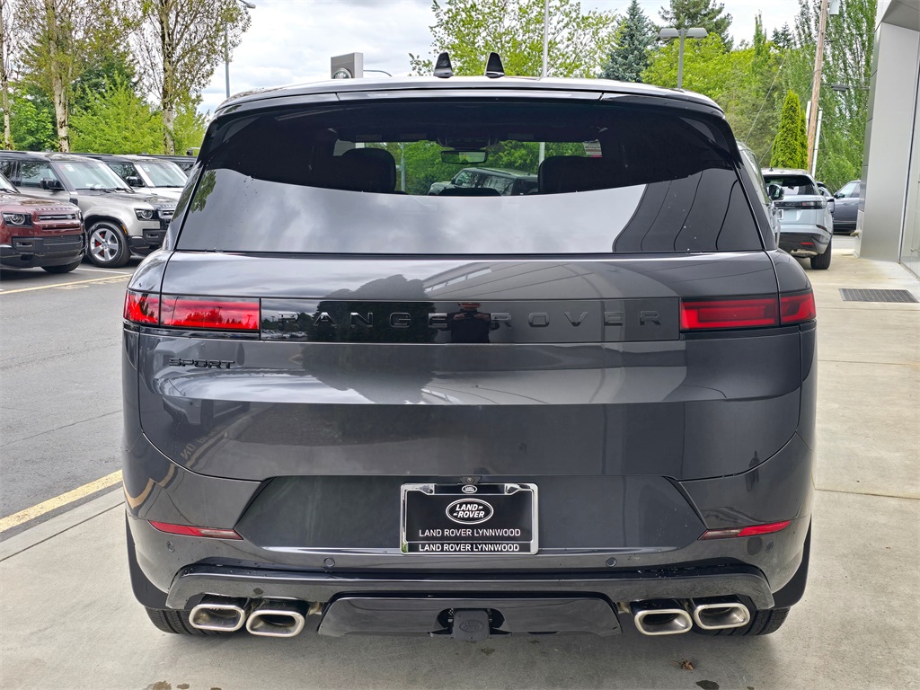 2025 Land Rover Range Rover Sport SE photo 6