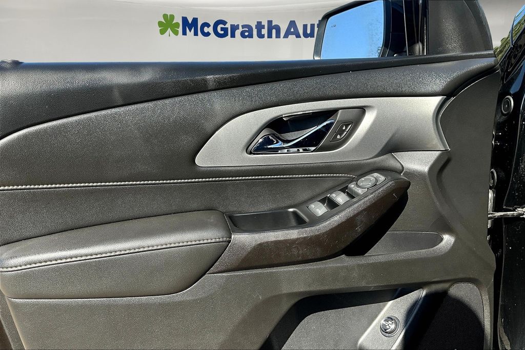 2023 Chevrolet Traverse Leather photo 16