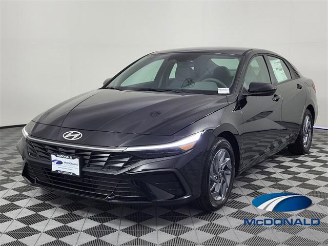 2025 Hyundai Elantra Blue's photo