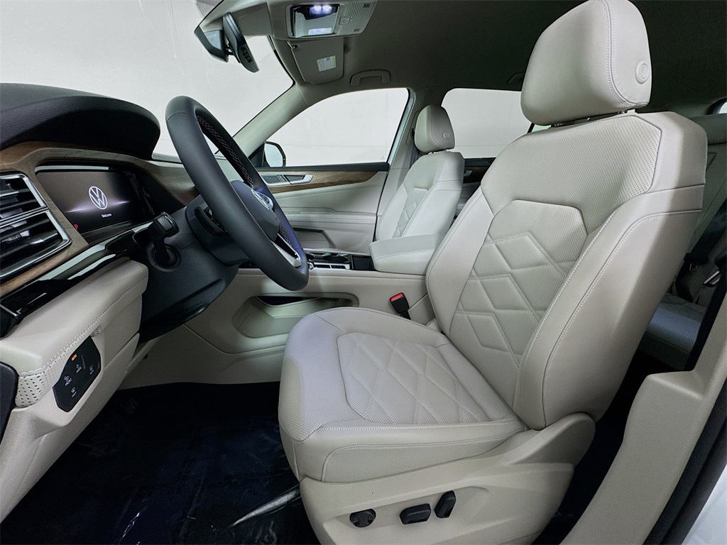 2025 Volkswagen Atlas SE Technology photo 6
