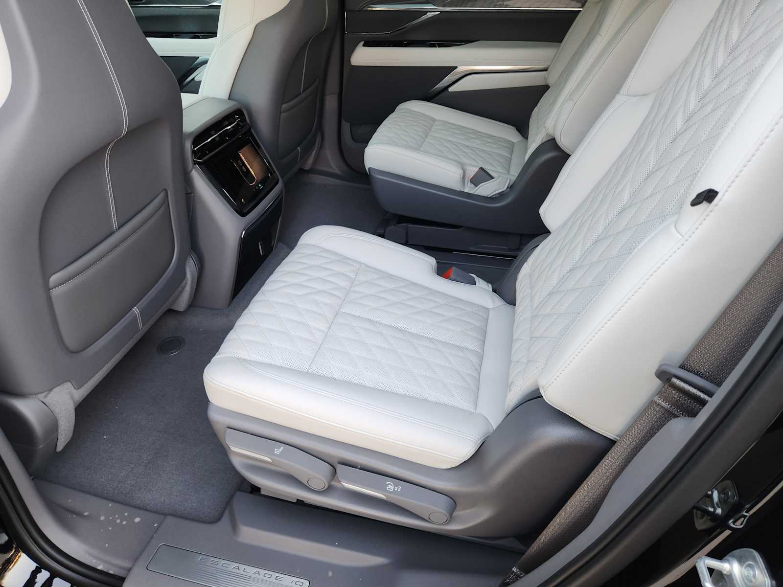 2025 Cadillac Escalade IQ Sport photo 17