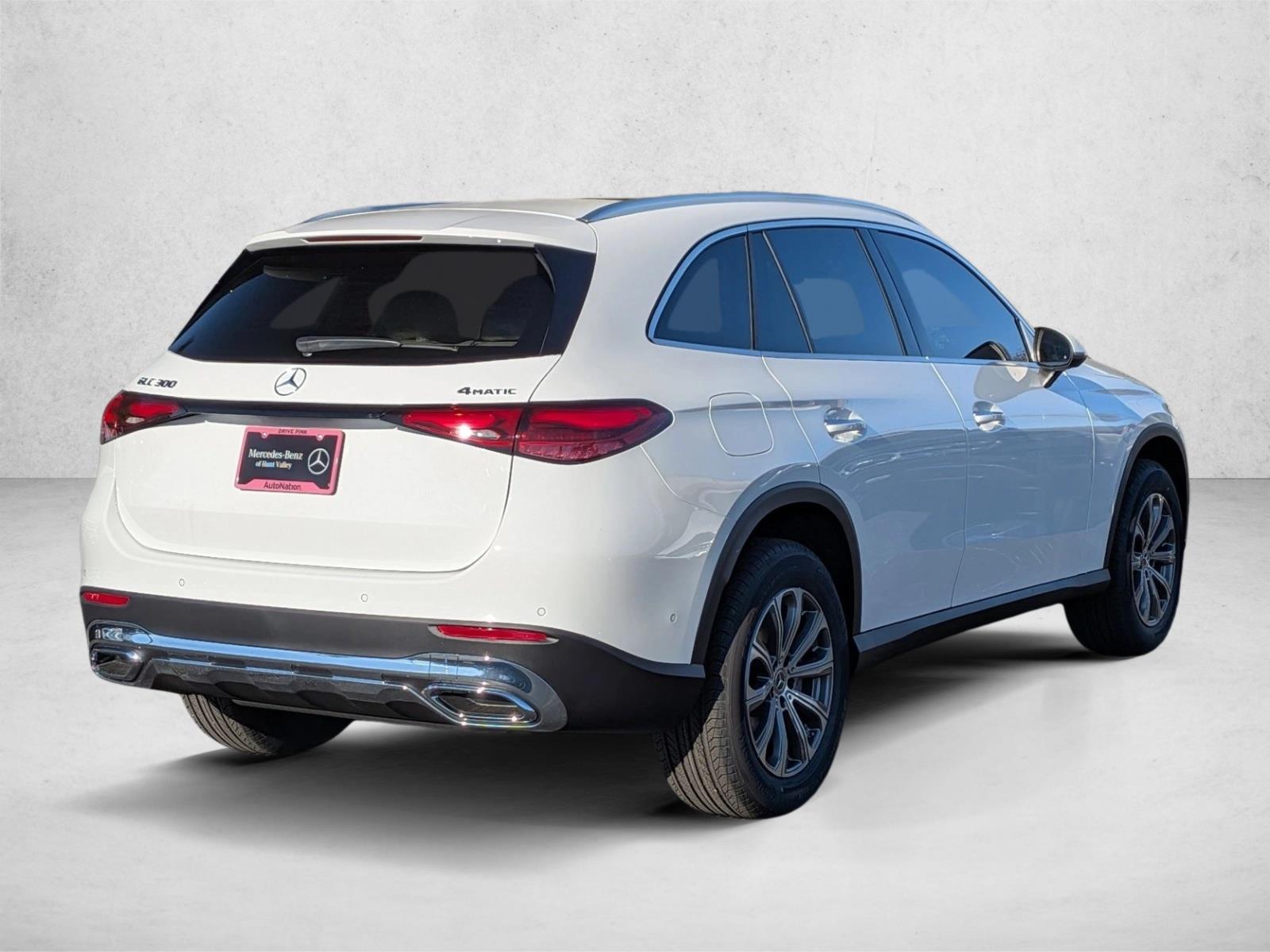 2026 Mercedes Benz GLC 300 4MATIC photo 2