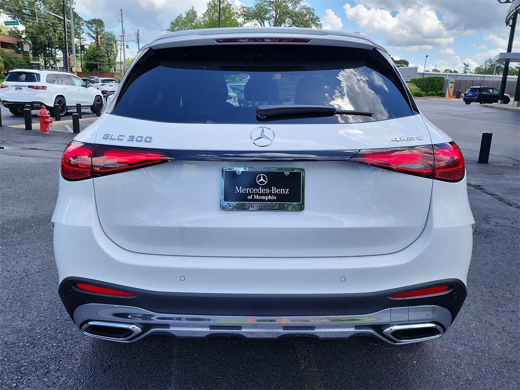 2025 Mercedes Benz GLC 300 4MATIC photo 4