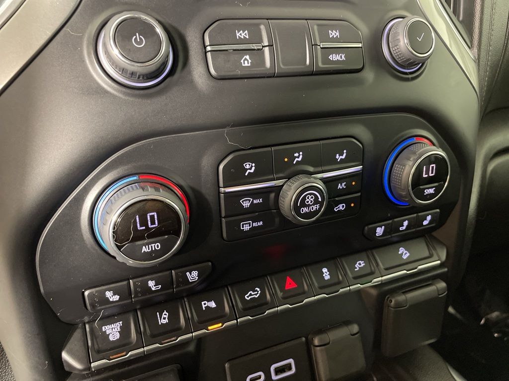 2022 Chevrolet Silverado 2500HD LTZ photo 27