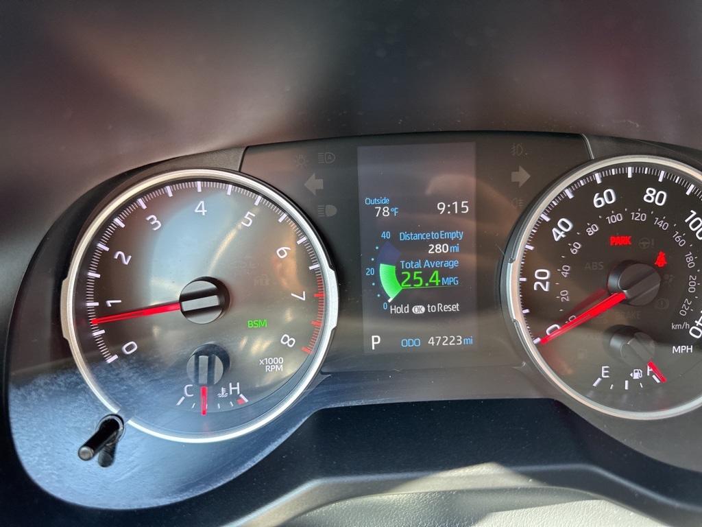 2022 Toyota RAV4 XLE Premium photo 12